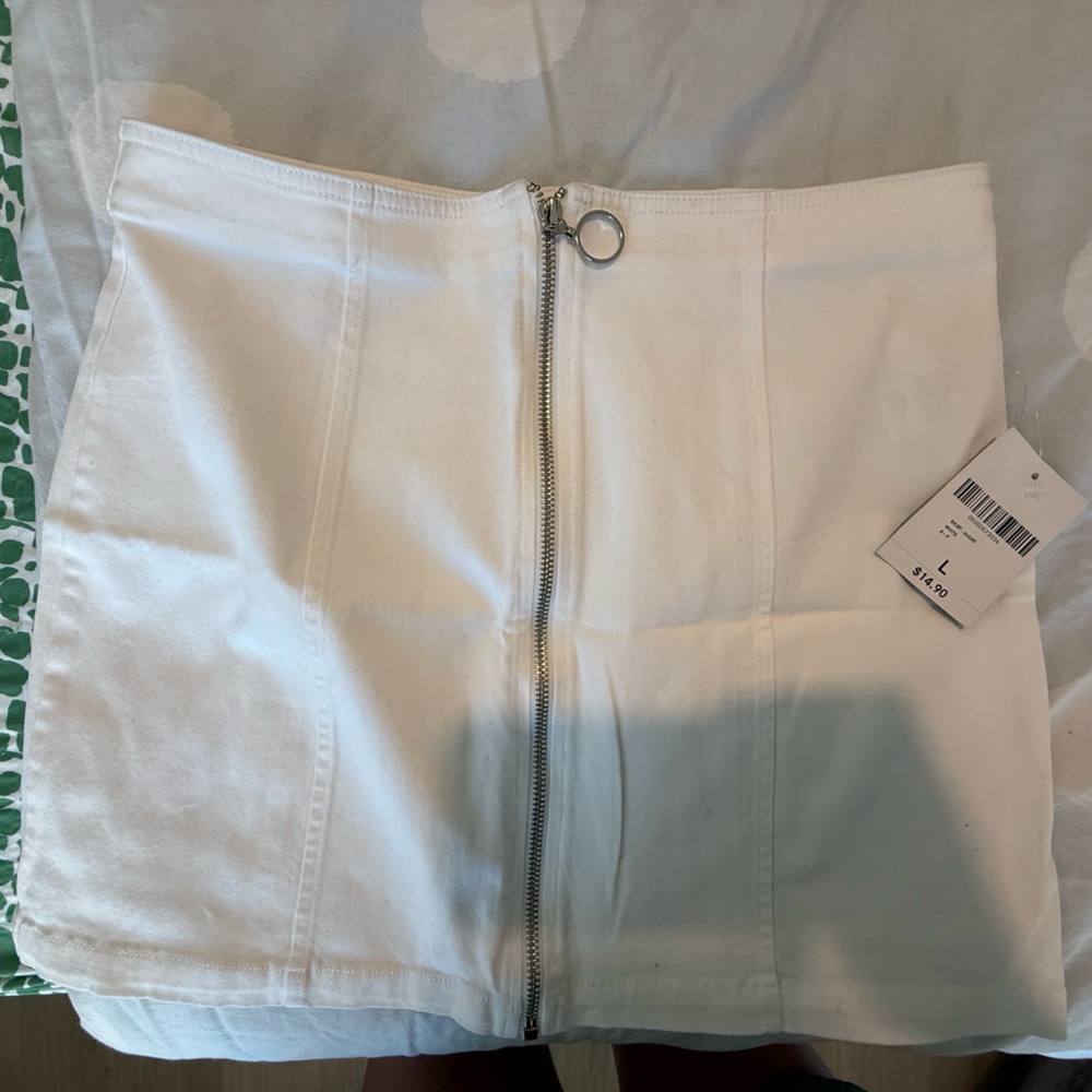 Forever 21 White Mini Skirt with Zipper